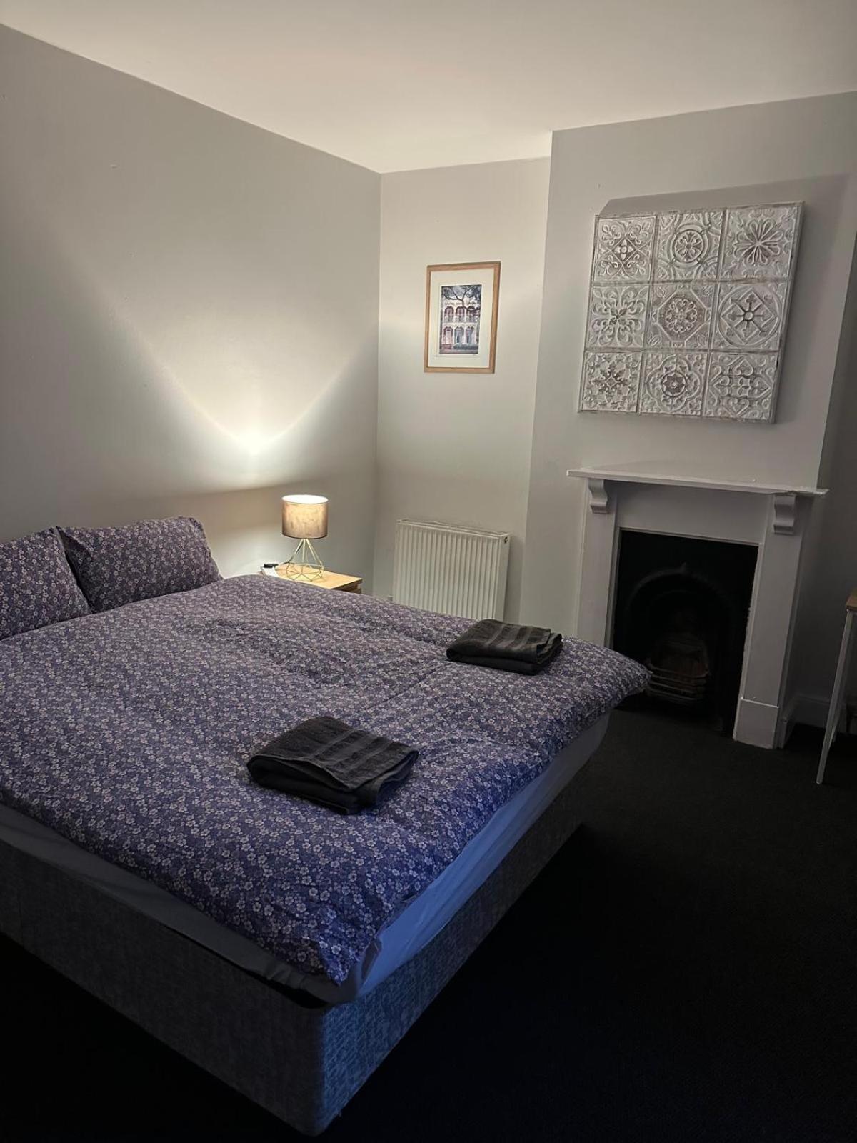 Luton Town House Near Airport Apartment Exterior photo